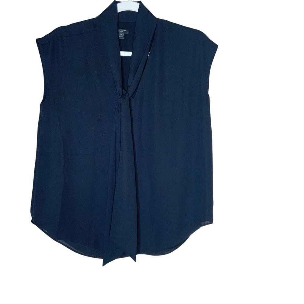 Ann Taylor Black Sleeveless Blouse with bow. - Picture 4 of 5